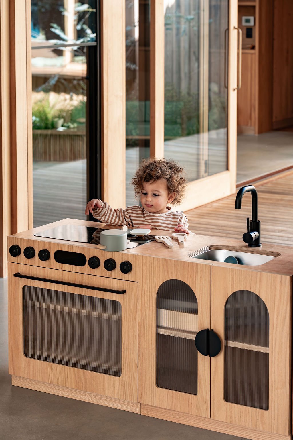 Oak Fluted Oven