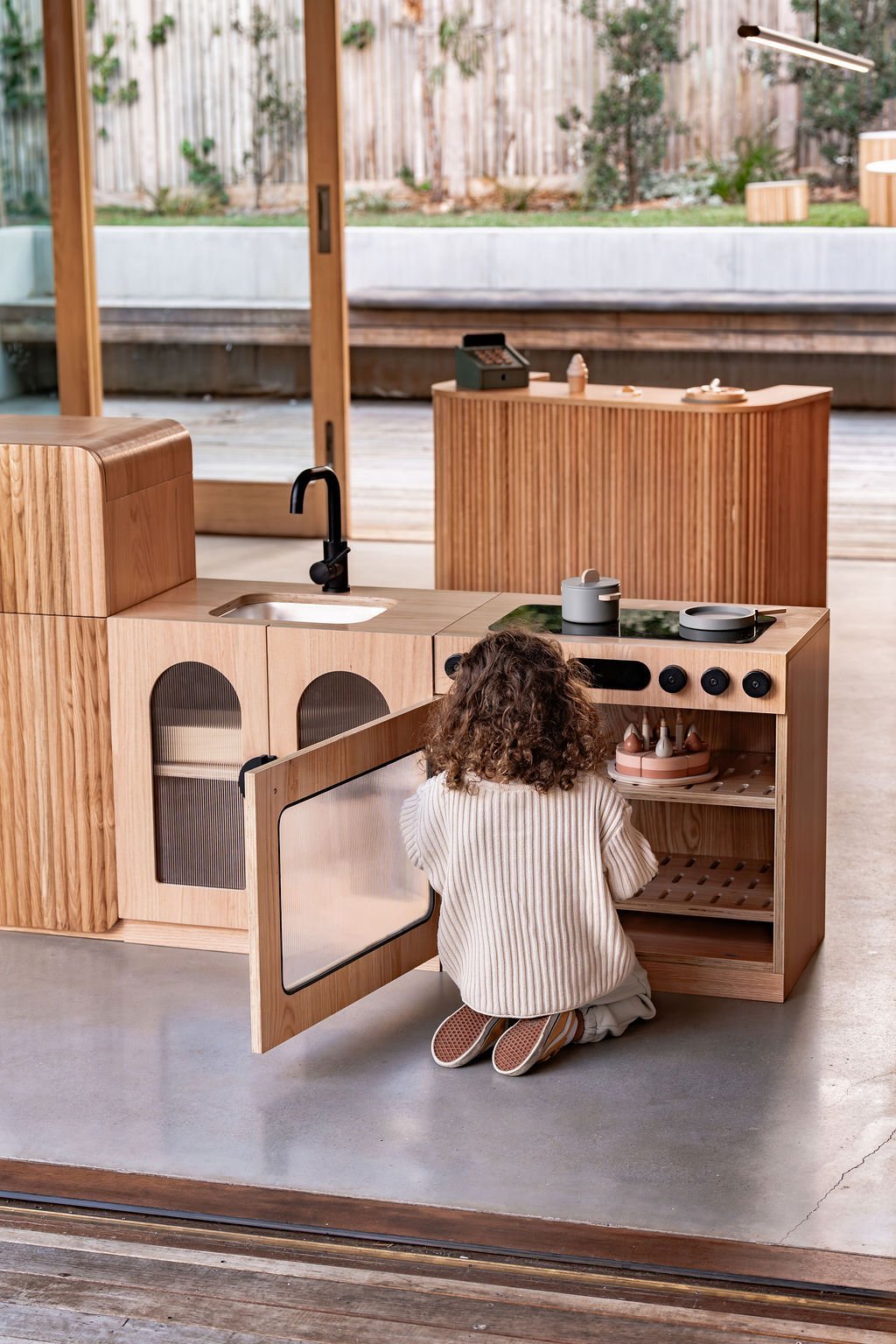 Oak Fluted Oven