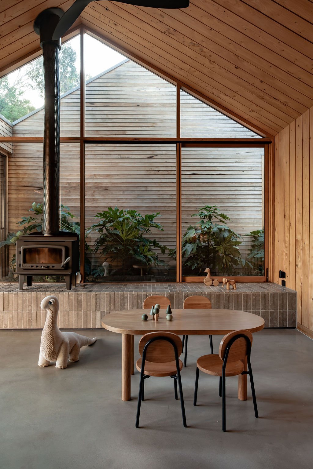 European Oak Leni Oval Table