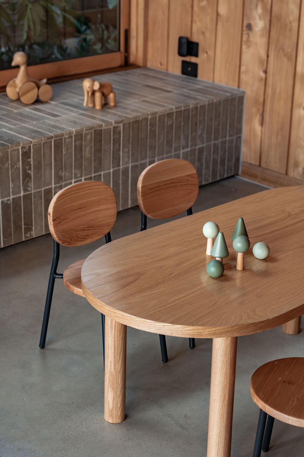 European Oak Leni Oval Table