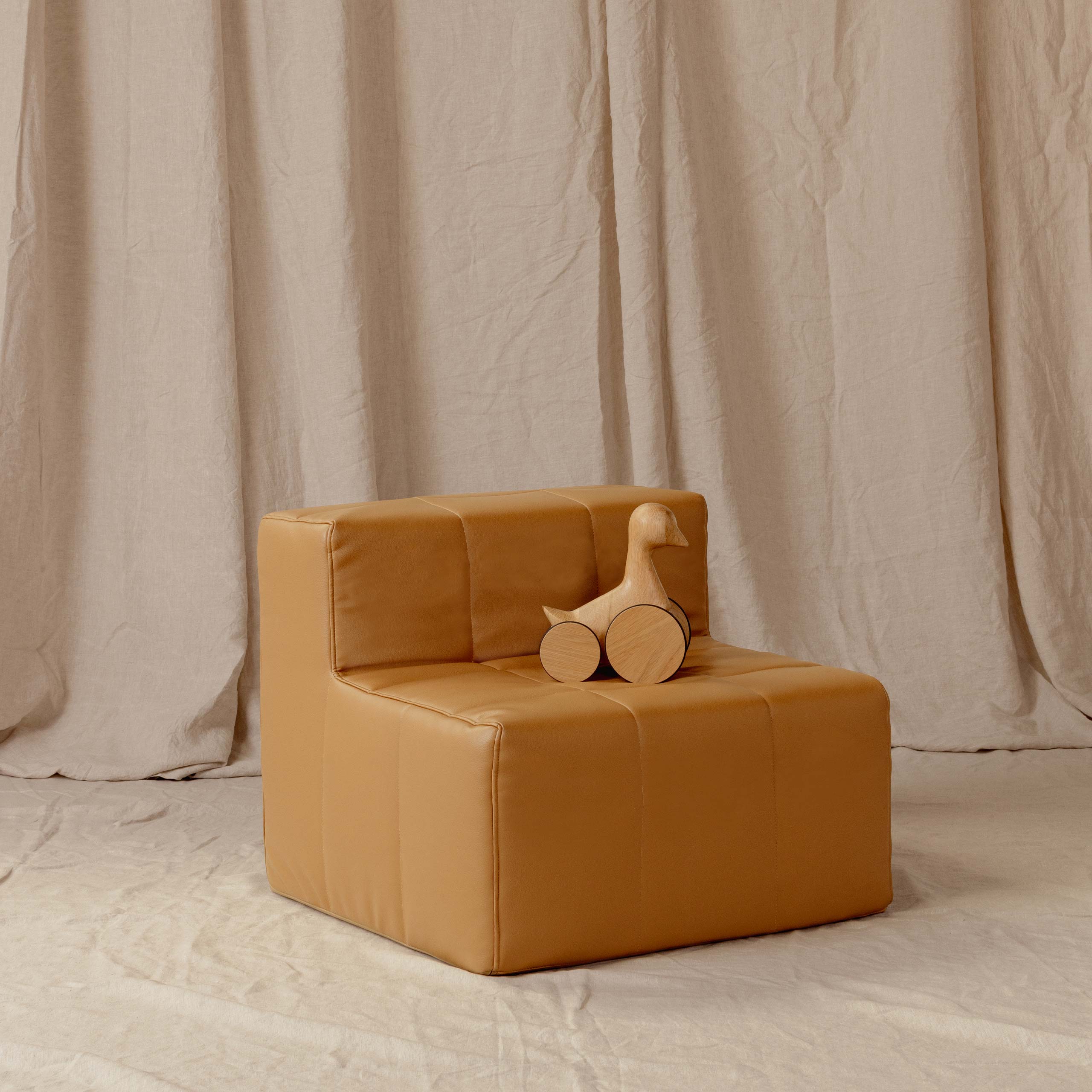 PSSF01T_Italia-Sofa-middle-angle-terracotta_RGB.jpg