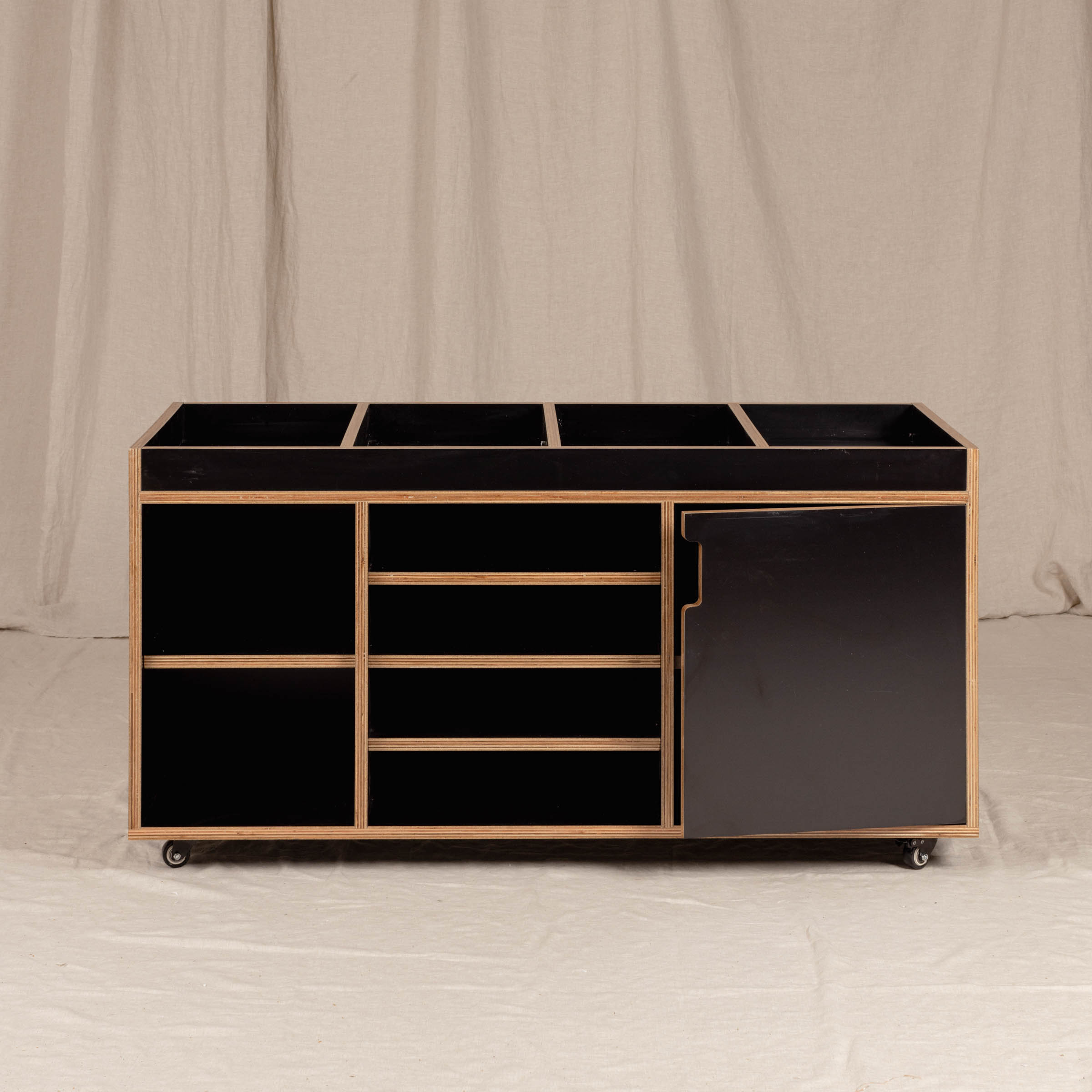 Storage Station Kinder, Black