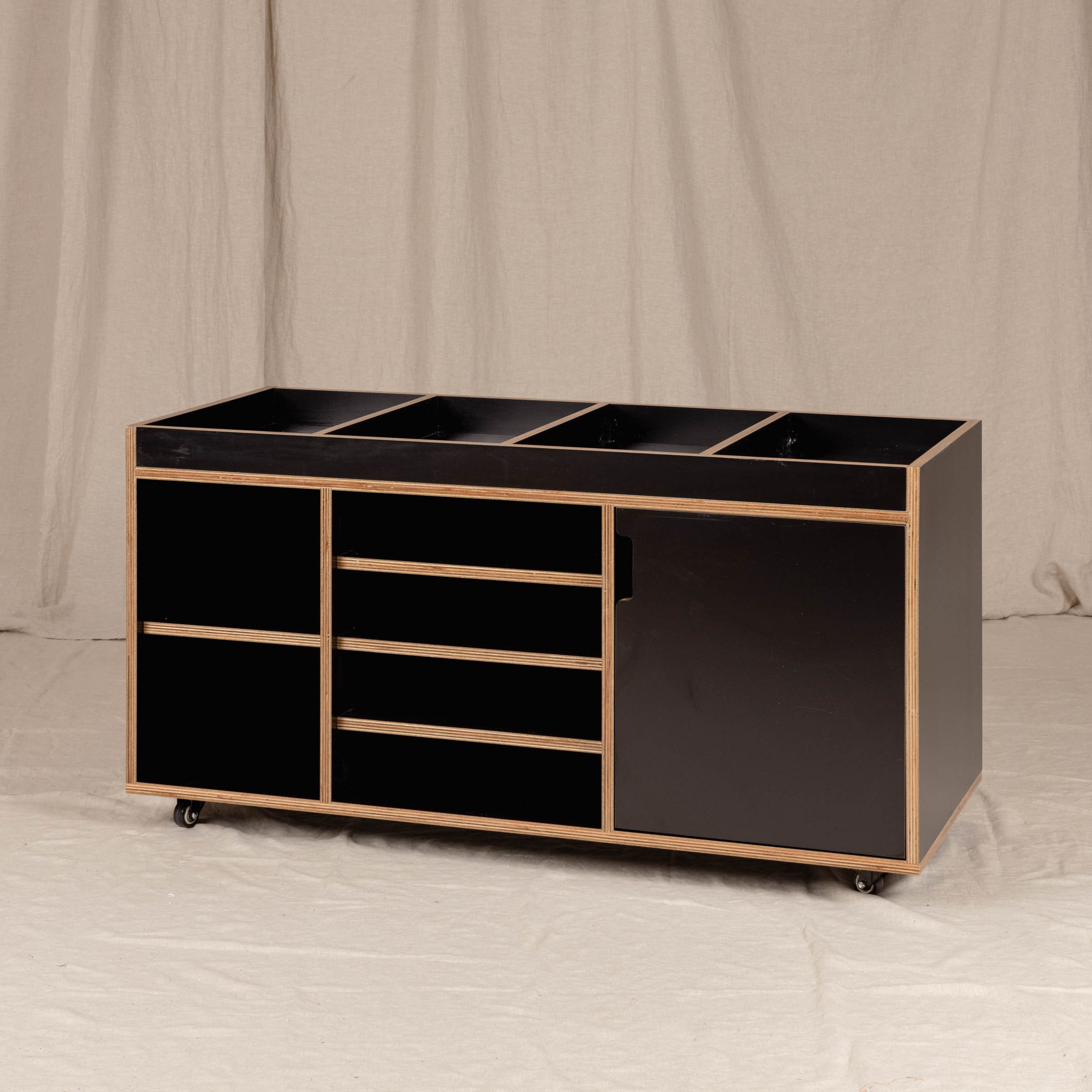 Storage Station Kinder, Black