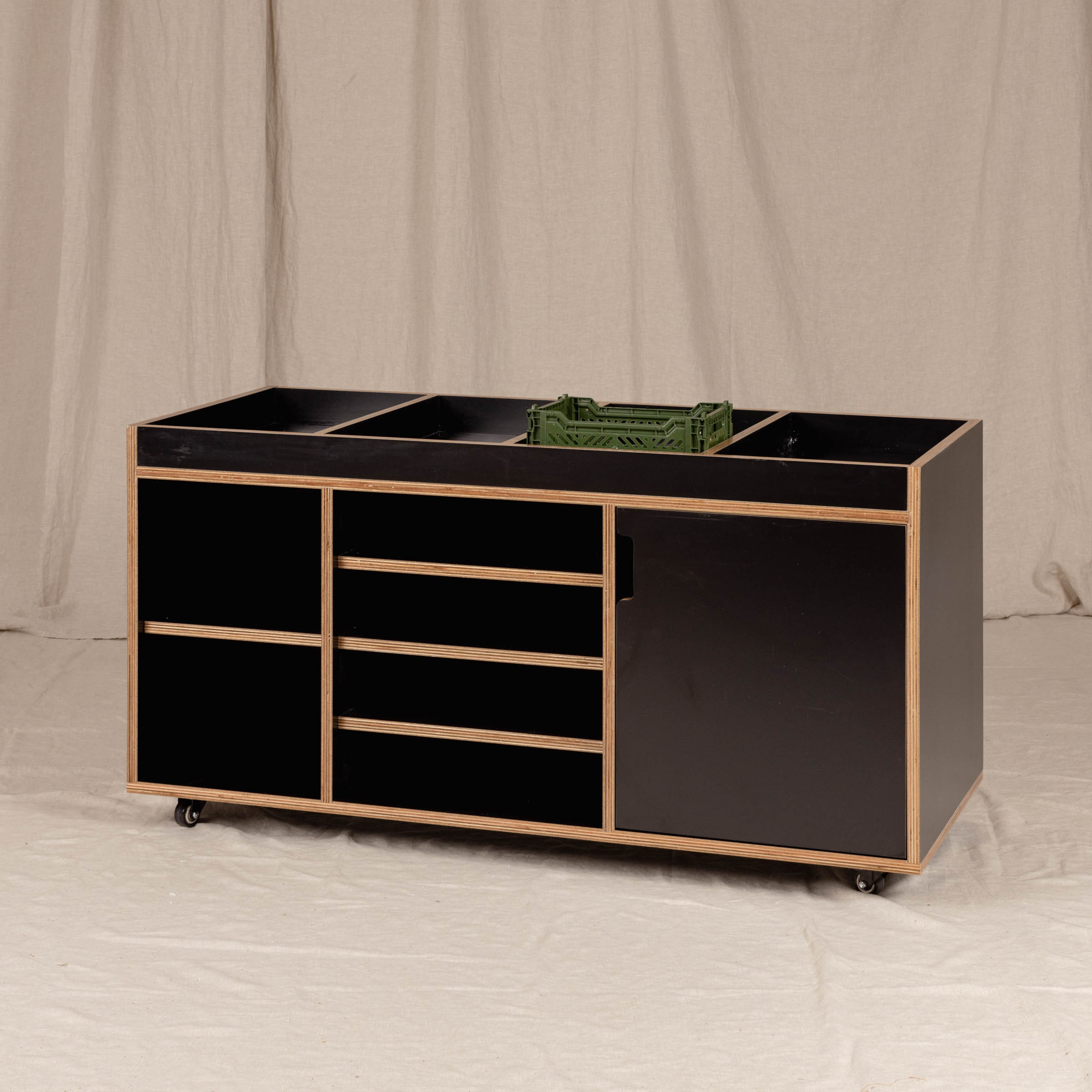 Storage Station Kinder, Black