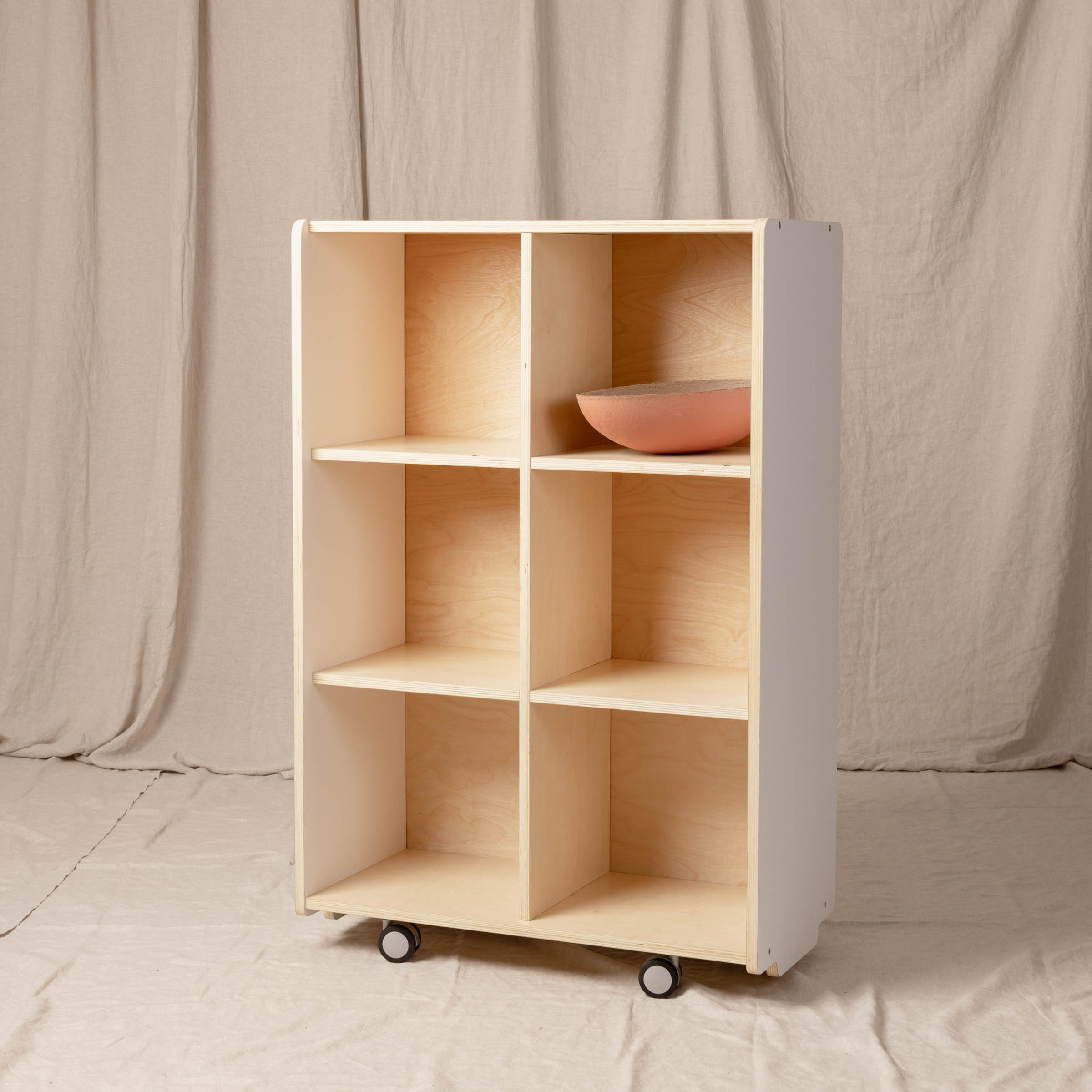 6 Hole Cubby Vertical, White and Natural